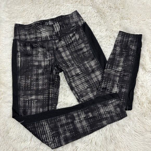 Eddie Bauer black/gray print leggings Woman’s size small - Picture 9 of 9